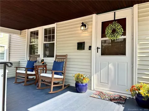 328 Delavan Ave, Greenwich, CT 06830