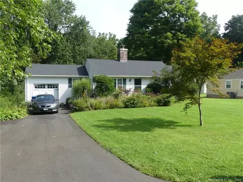 56 Woodruff Ln, Berlin, CT 06037