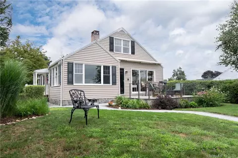 12 Lakeview Rd, Brookfield, CT 06804