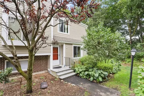 71 Aiken St #G11, Norwalk, CT 06851