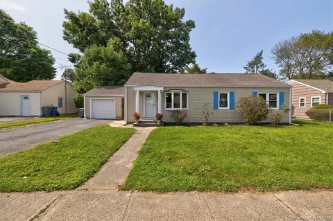 57 Tully Cir, Bridgeport, CT 06610