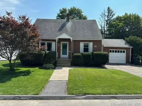 32 W Chapel St, Torrington, CT 06790