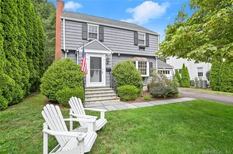 44 Dogwood Ln, Fairfield, CT 06824