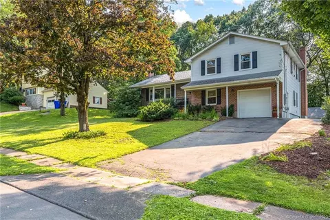 235 Country Ln, East Hartford, CT 06118