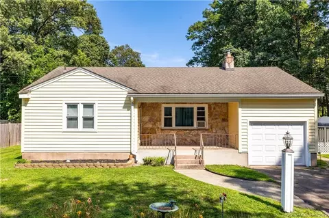 19 Berkley St, Manchester, CT 06040