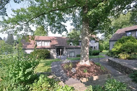 38 Heritage Vlg #C, Southbury, CT 06488