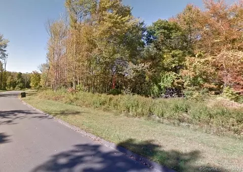 2 Fallen Leaf Rd, Newtown, CT 06470