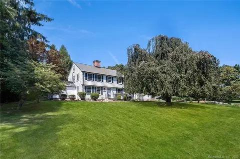 5 Arrow Head Rd, Westport, CT 06880