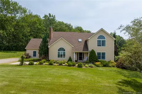 139 Wolf Den Rd, Pomfret, CT 06259