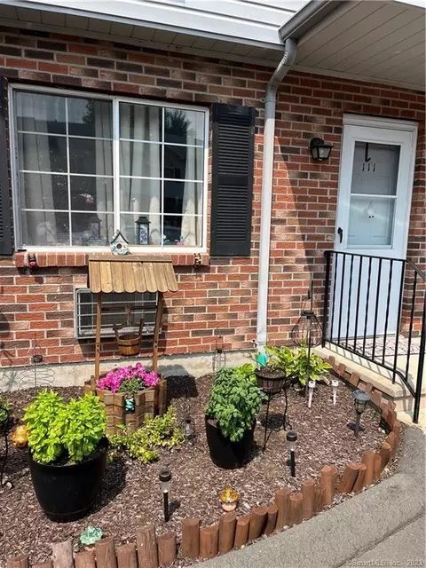 975 Meriden Rd #111, Waterbury, CT 06705