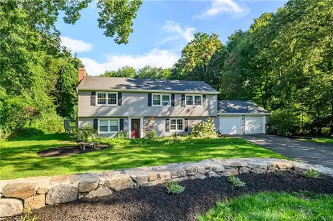 130 Castle Hill Rd, Newtown, CT 06470