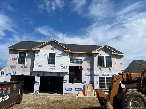 26 Crestview Ln, Waterbury, CT 06708