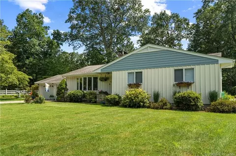 192 Wawecus Hill Rd, Norwich, CT 06360