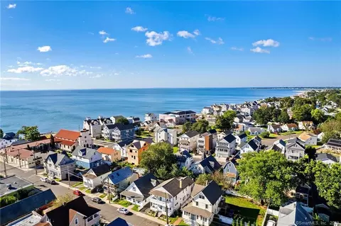46-48 Park Ave, Milford, CT 06460