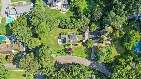 5 Thomas Rd, Westport, CT 06880