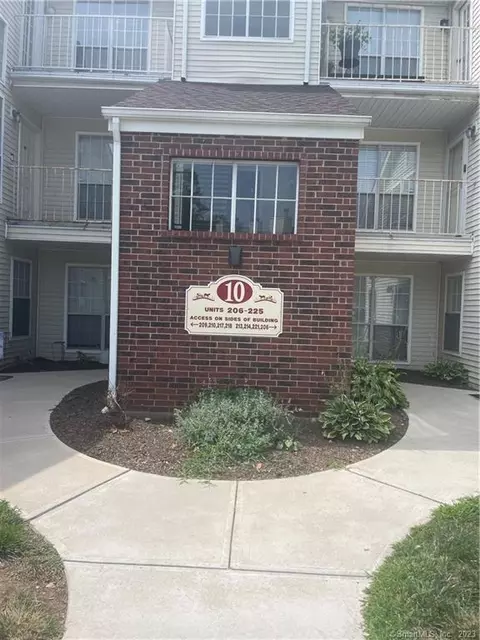 223 Carriage Crossing Ln #223, Middletown, CT 06457