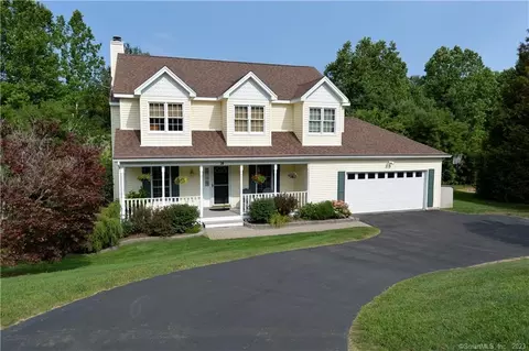 14 Dawns Rd, New Milford, CT 06776