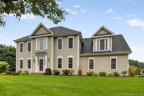 19 Livingston Way, Manchester, CT 06040