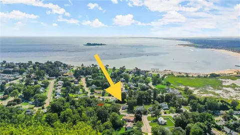 20 Myers Ln, Milford, CT 06460