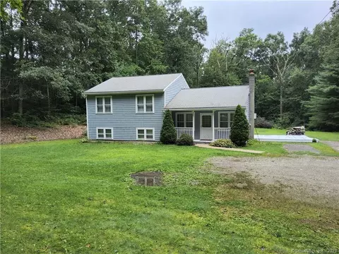 690 County Rd, Woodstock, CT 06281