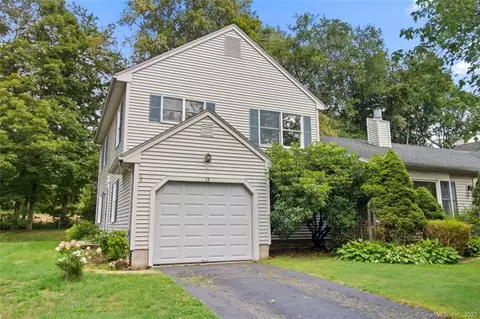 13 Deer Run Trl #13, Manchester, CT 06042
