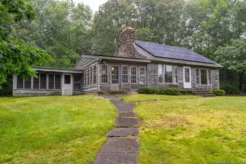 120 West Rd, New Hartford, CT 06057