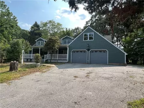 220 Pennsylvania Ave, East Lyme, CT 06357