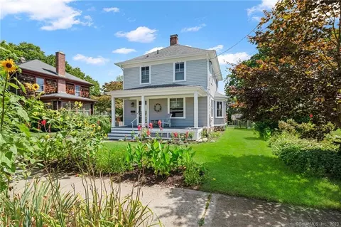 22 Courtland St, Stonington, CT 06379