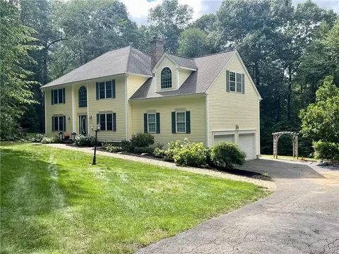 35 Narragansett Trl, Sandy Hook, CT 06482