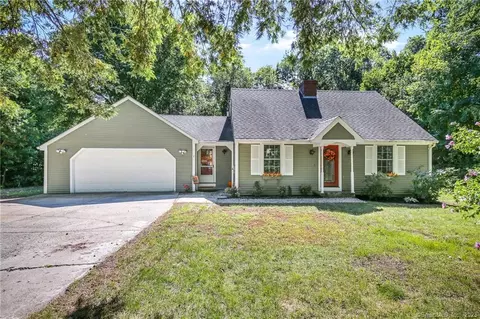 109 Tripp Rd, Woodstock, CT 06281
