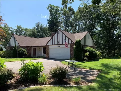 322 Carriage Dr, Glastonbury, CT 06033