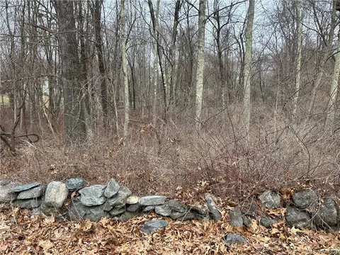 34 Old Bridge Rd, Brookfield, CT 06804