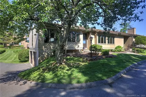 33 Pilgrim Hbr #A, Wallingford, CT 06492