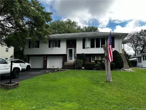 458 Chestnut Hill Ave, Waterbury, CT 06704