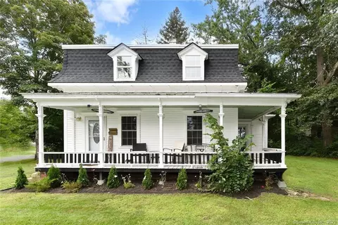 9 Wells Ave, East Hampton, CT 06424