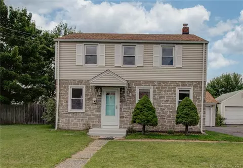 80 Pershing Dr, Plainville, CT 06062