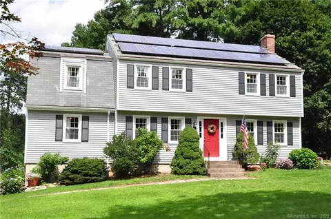 51 Long View Dr, Simsbury, CT 06070