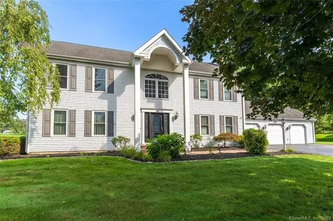10 N Pond Rd, Cheshire, CT 06410
