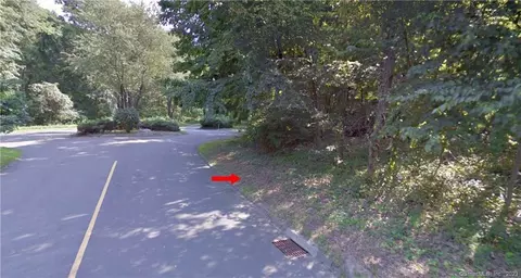 18 Hickory Hill Dr, Chester, CT 06412