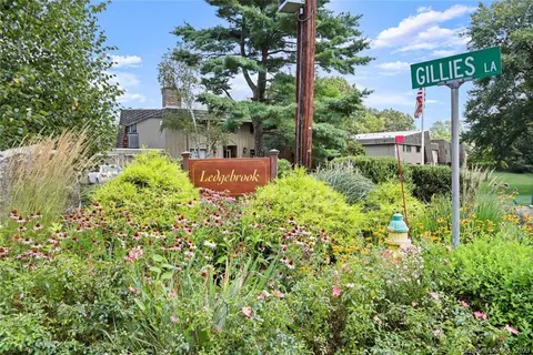 166 Gillies Ln #166, Norwalk, CT 06854