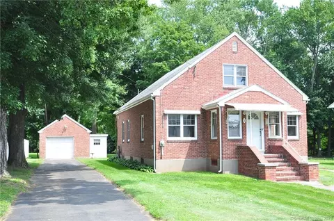 16 Burnap Rd, Windsor Locks, CT 06096