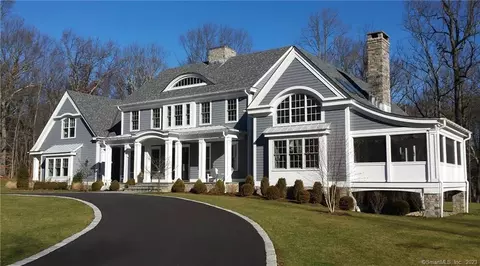 6 School House Rd, Stonington, CT 06355