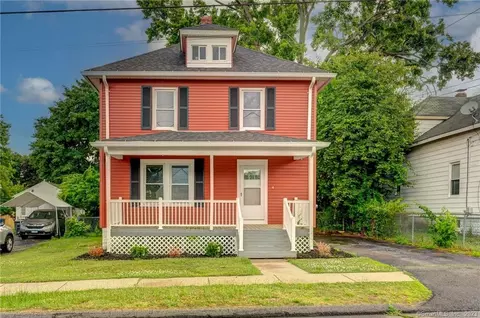 4 Dartmouth St, Enfield, CT 06082