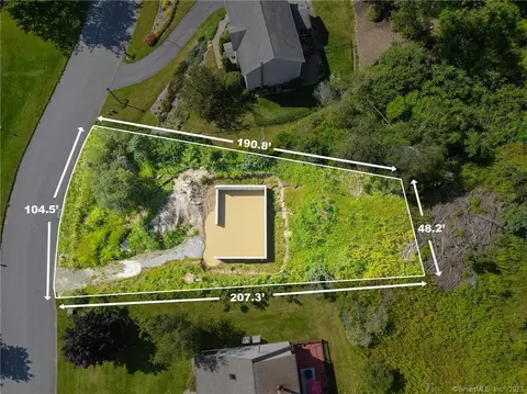 591 Wimbledon North Gate, Torrington, CT 06790