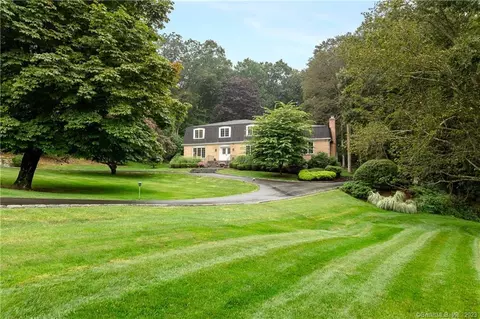 192 Lynam Rd, Stamford, CT 06903