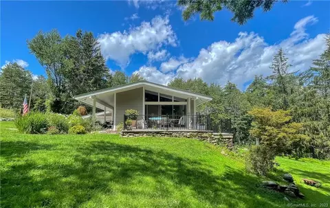 36 Trotta Ln, Morris, CT 06763