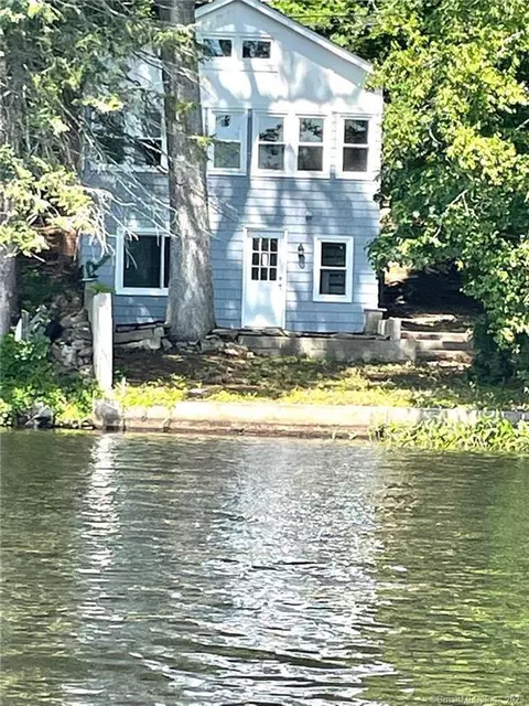 207 Blood St, Lyme, CT 06371