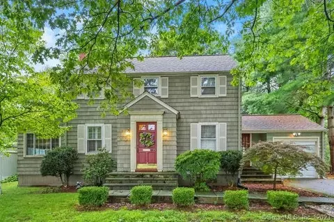 203 Edison Rd, Trumbull, CT 06611