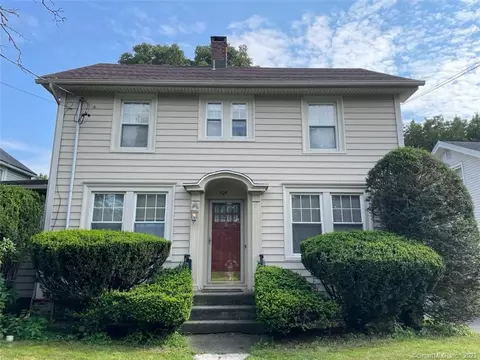 304 Putnam Ave, Hamden, CT 06517
