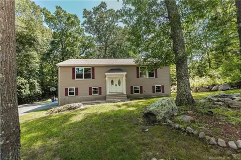 30 Robin Hood Dr, Ledyard, CT 06335